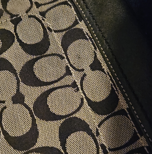 Coach Vintage Hampton Signature Canvas Black and Gray Shoulder Bag - Picture 10 of 11